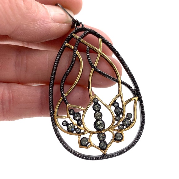 VT Luxe Open Work Lotus Flower Drop Earrings NWOT - Picture 9 of 13